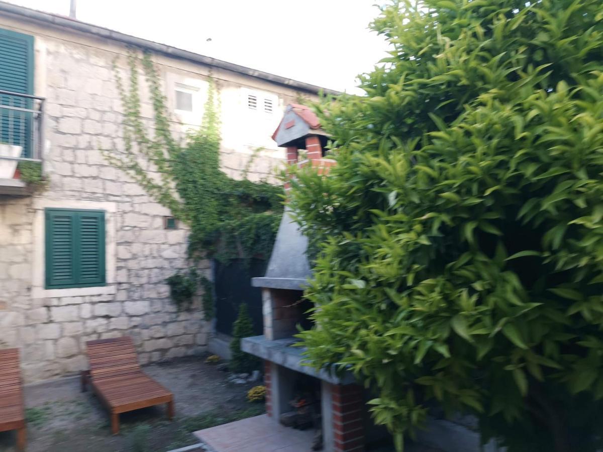 Diana Rooms And Apartment Split Exterior foto